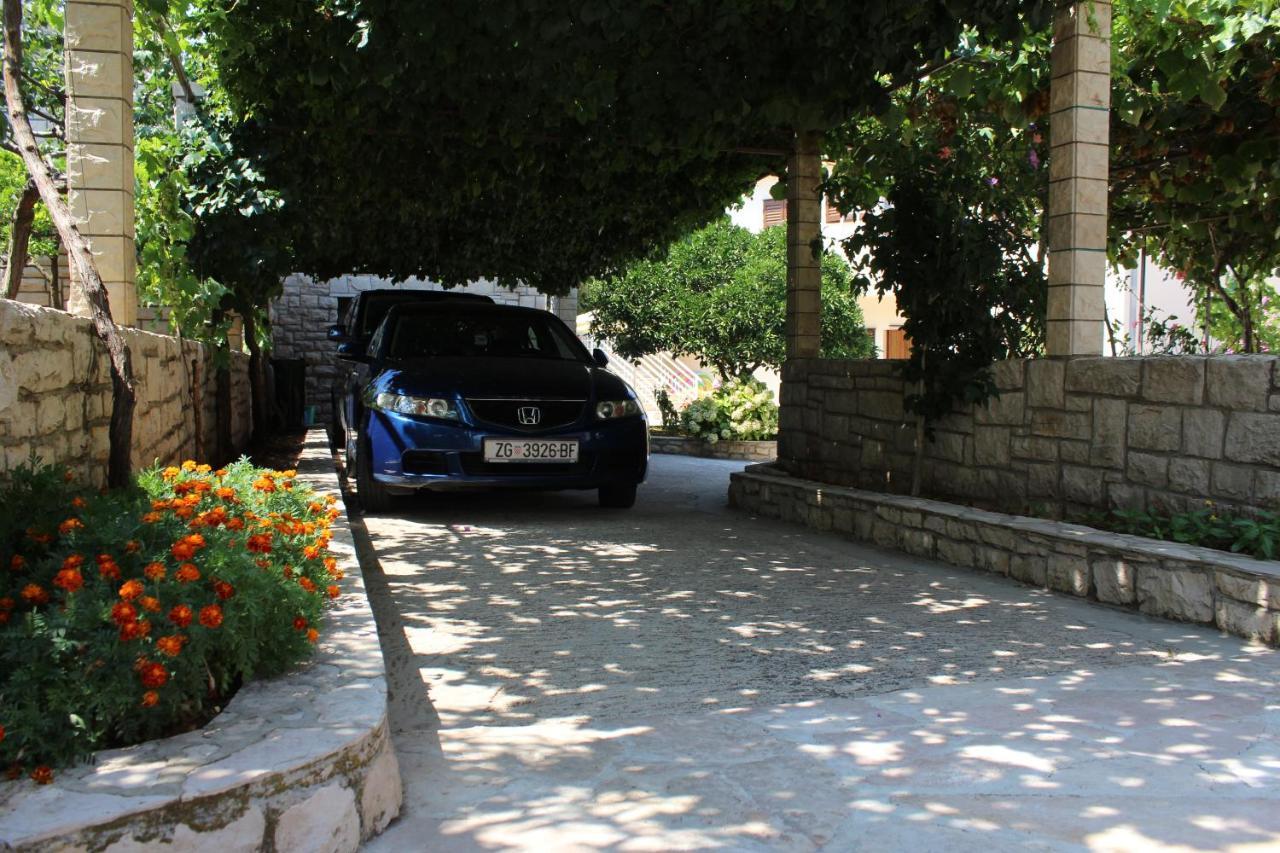 Apartment Antica Supetar Exterior photo