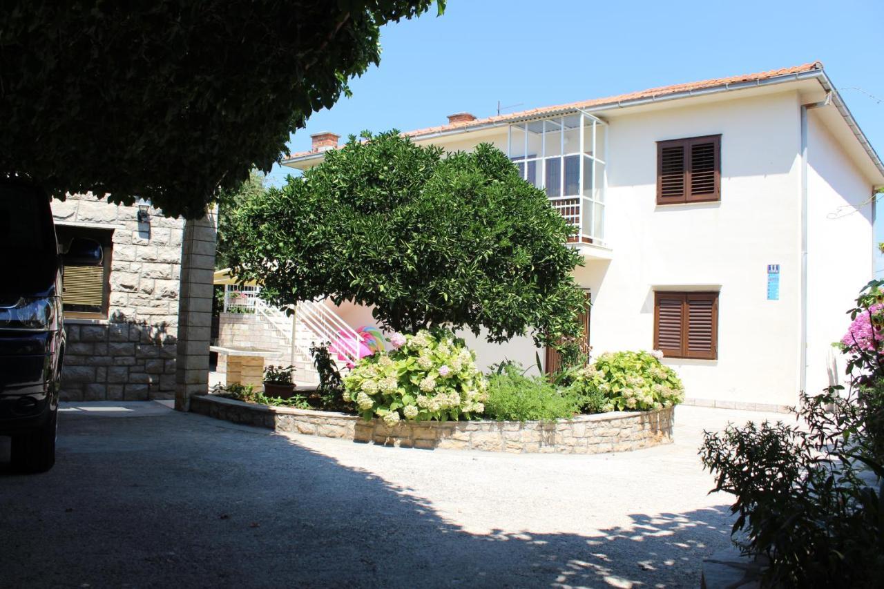 Apartment Antica Supetar Exterior photo