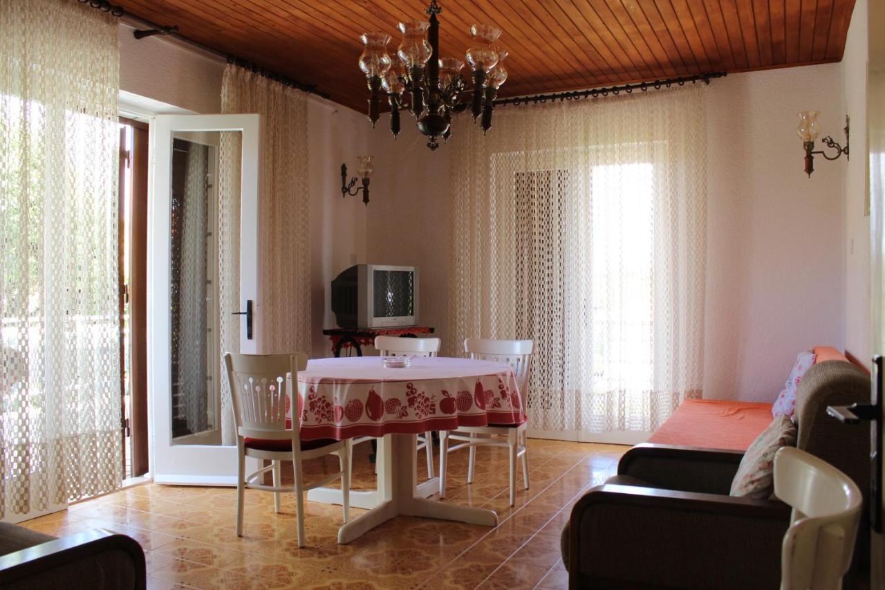 Apartment Antica Supetar Exterior photo
